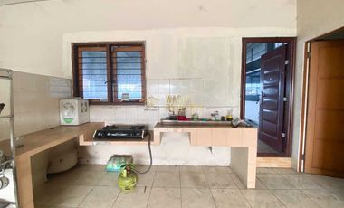 TEMPAT USAHA LUAS, PARKIRAN LUAS DAN STRATEGIS DI GEDONG KUNING