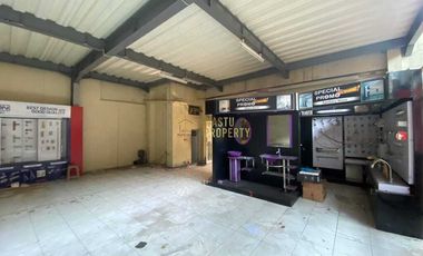 TEMPAT USAHA LUAS, PARKIRAN LUAS DAN STRATEGIS DI GEDONG KUNING