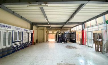 TEMPAT USAHA LUAS, PARKIRAN LUAS DAN STRATEGIS DI GEDONG KUNING