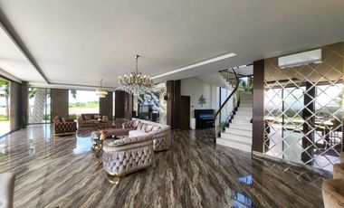 Brand New Luxury Villa with Spectacular Views in Bali