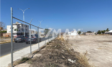 Terreno en Venta en San Juan del Río, uso Mixto. - (3)
