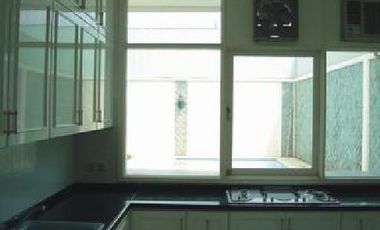 Sewa Rumah Townhouse Pondok Intan Residence 5H Furnished Swimming Pool