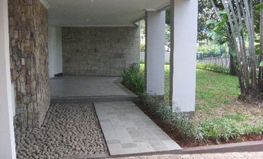 Siaga Raya 3G - Rumah Furnished Kolam Renang di Pejaten, Townhouse