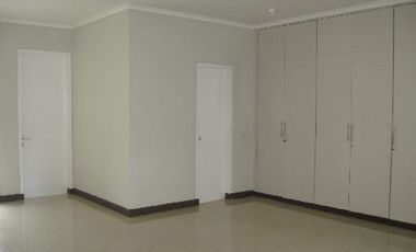 Siaga Raya 3G - Rumah Furnished Kolam Renang di Pejaten, Townhouse