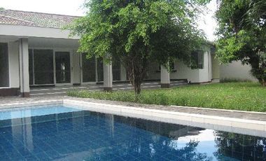 Siaga Raya 3G - Rumah Furnished Kolam Renang di Pejaten, Townhouse