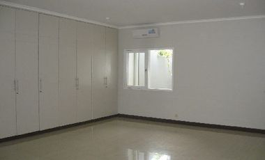 Siaga Raya 3G - Rumah Furnished Kolam Renang di Pejaten, Townhouse