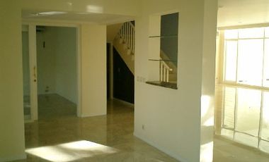 Siaga Raya 77E - Semi Furnished House At Compound Lembonghouse