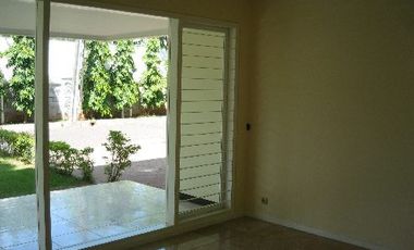 Siaga Raya 77E - Semi Furnished House At Compound Lembonghouse