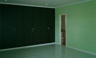 Siaga Raya 77E - Semi Furnished House At Compound Lembonghouse