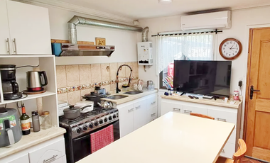 CASA REMODELADA VILLA SANTA CAROLINA 4 HABITACIONES 2 PISOS