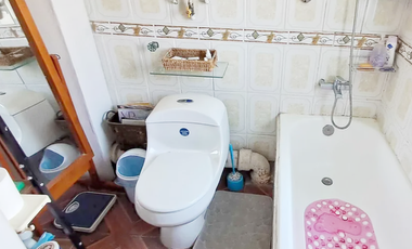 CASA REMODELADA VILLA SANTA CAROLINA 4 HABITACIONES 2 PISOS