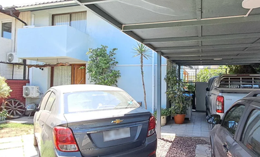 CASA REMODELADA VILLA SANTA CAROLINA 4 HABITACIONES 2 PISOS