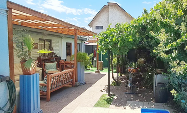 CASA REMODELADA VILLA SANTA CAROLINA 4 HABITACIONES 2 PISOS