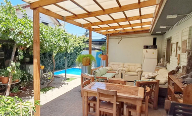 CASA REMODELADA VILLA SANTA CAROLINA 4 HABITACIONES 2 PISOS