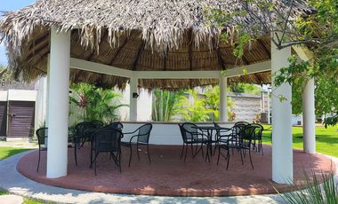 Casa de dos recámaras con alberca en Real Santa Fe Residencial I, Xochitepec, Mor.