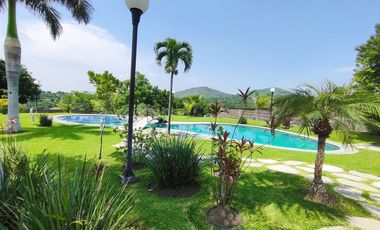 Casa de dos recámaras con alberca en Real Santa Fe Residencial I, Xochitepec, Mor.