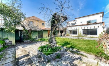 Increíble casa en venta a pasos de colegio Calasanz, Ñuñoa.
