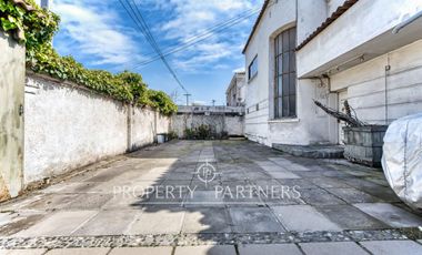 Increíble casa en venta a pasos de colegio Calasanz, Ñuñoa.