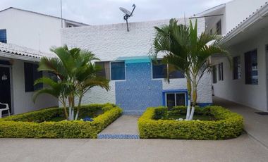 VENDO CASA VACACIONAL EN TONSUPA ESMERALDAS