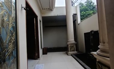 Rumah siap huni besar di tebet jakarta selatan
