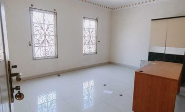 Rumah siap huni besar di tebet jakarta selatan