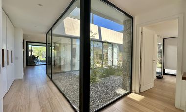 Excelente chalet en barrio privado Arenas del Sur