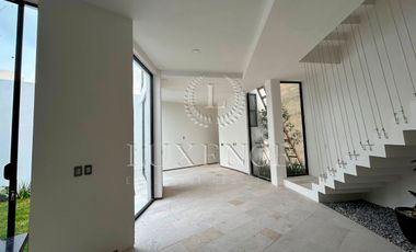 Casa en Venta en Fraccionamiento Los Frailes, San Juan Tilcuautla