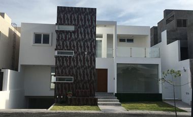 Renta casa mision conca queretaro