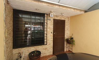 SE VENDE CASA EN ESQUINA EN PARQUE TLAQUEPAQUE