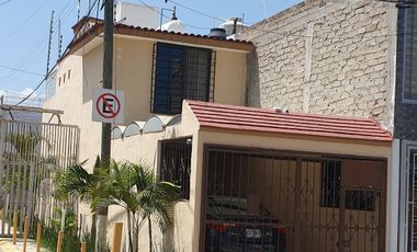 SE VENDE CASA EN ESQUINA EN PARQUE TLAQUEPAQUE