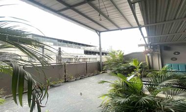 Casa Comercial en Arriendo – Granada, Cali