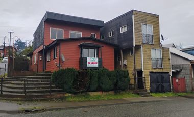 Se vende hermosa casa con dos departamentos en Ancud