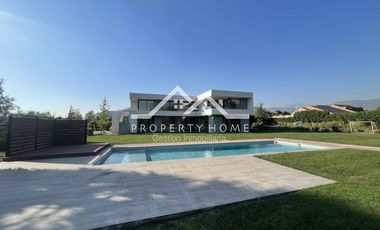 FABULOSA CASA MEDITERRANEA EN PARCELA PIEDRA ROJA
