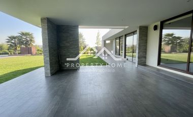 FABULOSA CASA MEDITERRANEA EN PARCELA PIEDRA ROJA