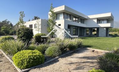 FABULOSA CASA MEDITERRANEA EN PARCELA PIEDRA ROJA