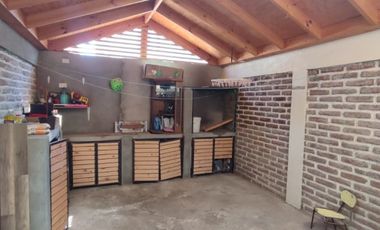 IMPECABLE CASA CON QUINCHO, LLEGAR E INSTALARSE