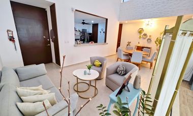 CASA EN VENTA CON PANELES SOLARES EN RESIDENCIAL ALEZA CONKAL.