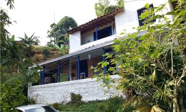 Casa finca en Santa Bárbara - Antioquia  Cerca al casco urbano