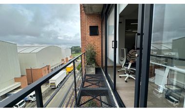 Vendo Magnifica oficina ubicada en el centro logístico de Pereira