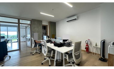 Vendo Magnifica oficina ubicada en el centro logístico de Pereira