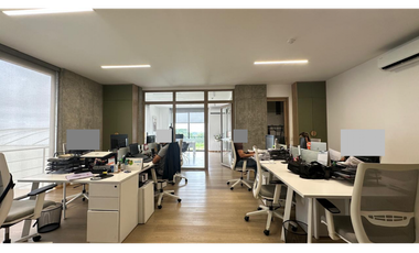 Vendo Magnifica oficina ubicada en el centro logístico de Pereira