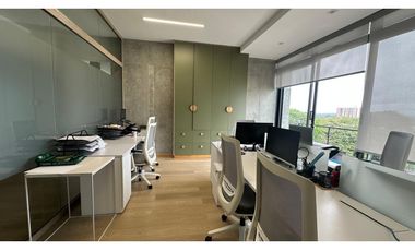 Vendo Magnifica oficina ubicada en el centro logístico de Pereira