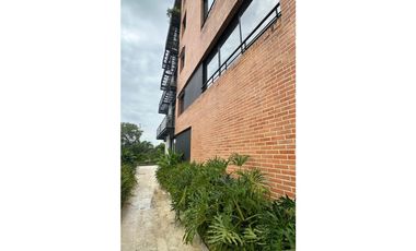 Vendo Magnifica oficina ubicada en el centro logístico de Pereira