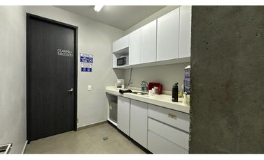 Vendo Magnifica oficina ubicada en el centro logístico de Pereira
