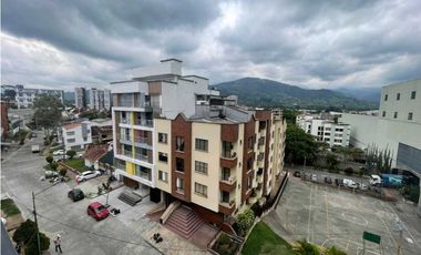 SE RENTA APARTAESTUDIO AMOBLADO CON PARQUEADERO - SECTOR PORTAL  Q