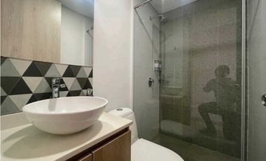 SE RENTA APARTAESTUDIO AMOBLADO CON PARQUEADERO - SECTOR PORTAL  Q