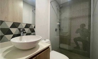 SE RENTA APARTAESTUDIO AMOBLADO CON PARQUEADERO - SECTOR PORTAL  Q