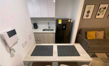 SE RENTA APARTAESTUDIO AMOBLADO CON PARQUEADERO - SECTOR PORTAL  Q