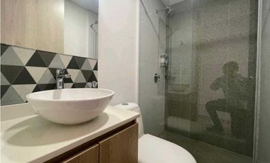 SE RENTA APARTAESTUDIO AMOBLADO CON PARQUEADERO - SECTOR PORTAL  Q