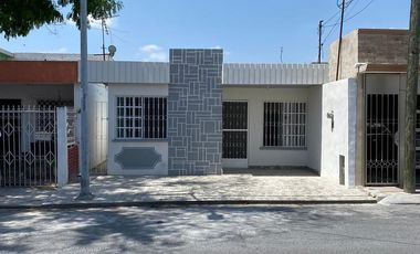 Casa en Venta de 1 Planta en Res. Roble